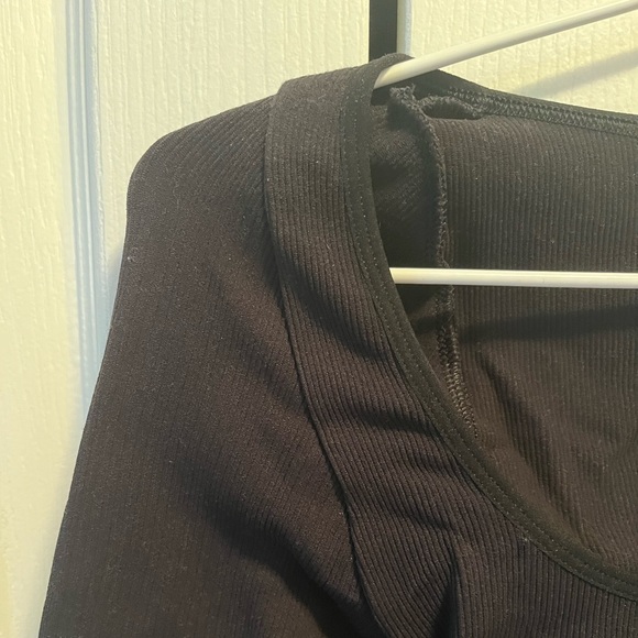 NWOT Aritzia Ribbed Seamless Cropped Long sleeve - Picture 4 of 6